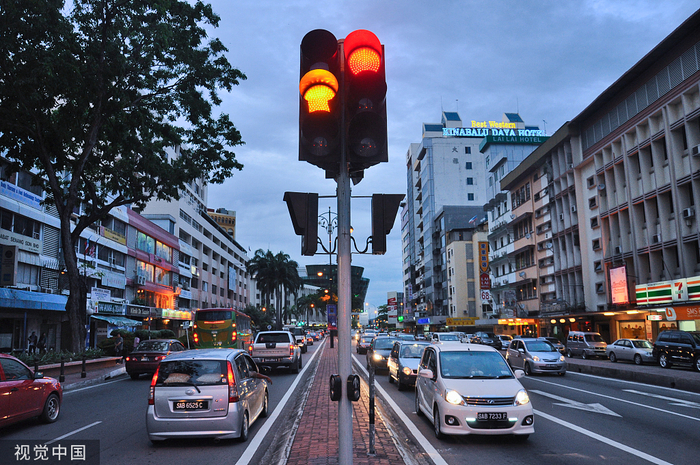 &nbsp;2012年4月，马来西亚沙巴州街头路口。视觉中国 资料图