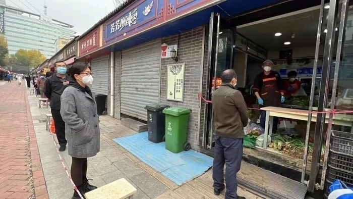 （图为城西区珠玑巷某蔬菜店）