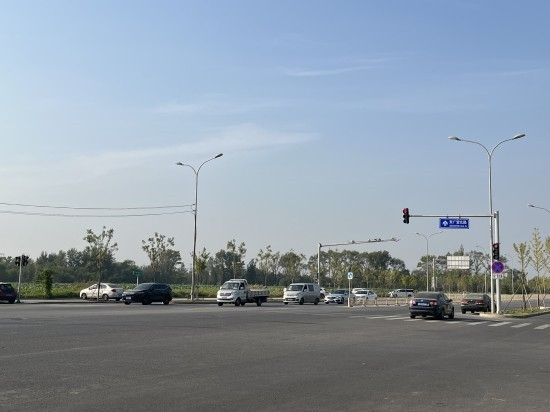 　　来广营北路附近的荷塘