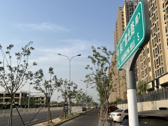 　　东洲家园附近的烂尾商业