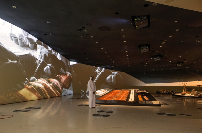 馆内通过展示贝多因地毯实物和影片来展示他们独特的文化 图 安安