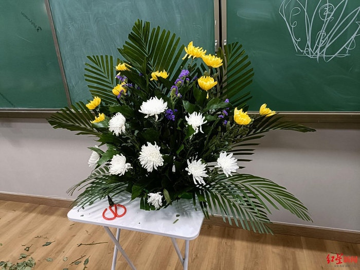 殡葬专业的插花课 图据受访者