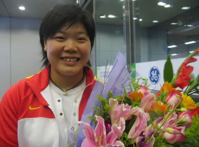 奥运冠军刘春红:转型成功,家庭美满,却因涉药金牌被回收|体育局|跳水|举重|北京奥运会|雅典奥运会_新浪体育_新浪新闻