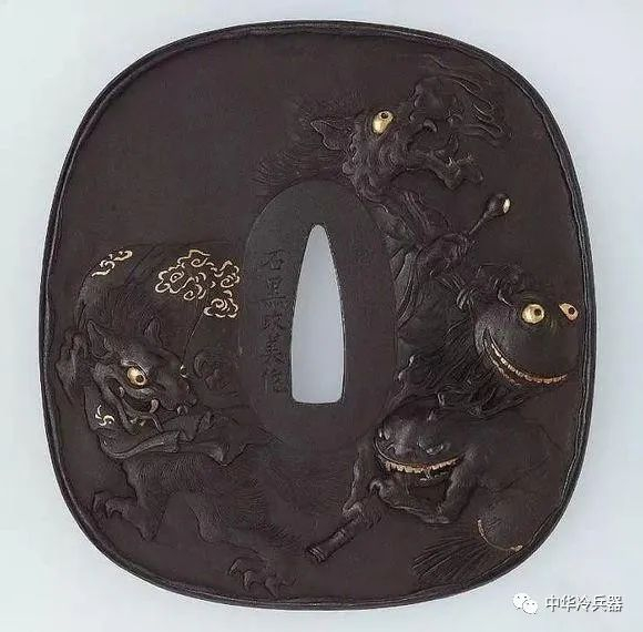 方寸之间见真功夫,日本刀的雕刻艺术——刀镡_新浪新闻