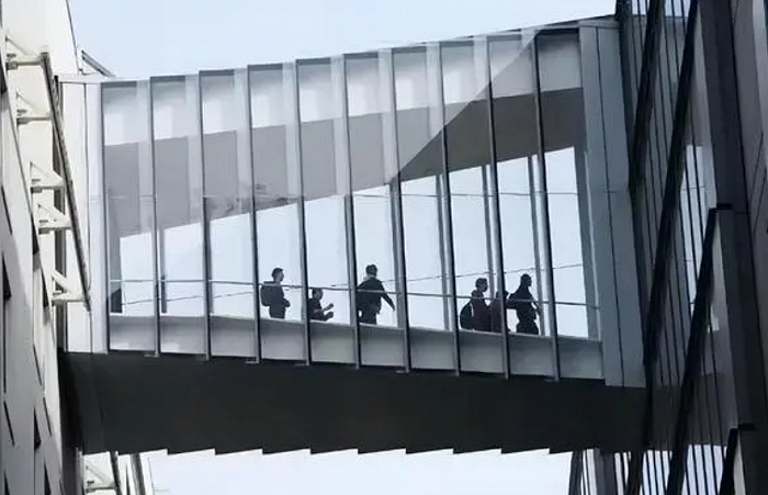 ▲ 据《纽约时报》报道，当地时间11月4日，推特启动大规模裁员，员工以未提前告知为由将其告上法庭。图 / 纽约时报