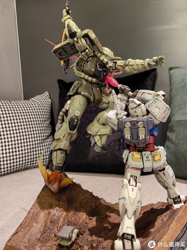 大事件，万代BNF DX高达VS扎古II成品模型开箱体验|高达_新浪新闻