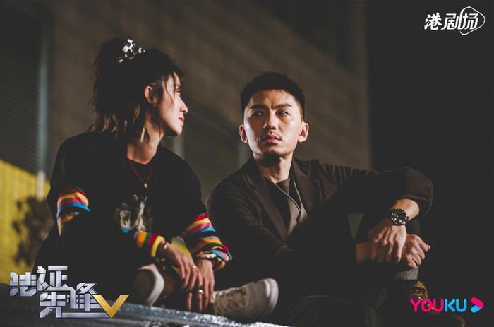 蔡思贝和袁伟豪（右）在剧里演一对情侣。