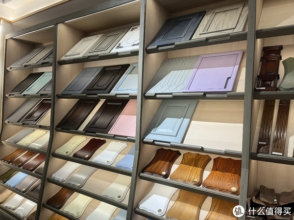 装修知识:分享一下全屋定制7种柜门工艺,有一种正在流行,二种已经快被淘汰,四种根据风格自行选购。