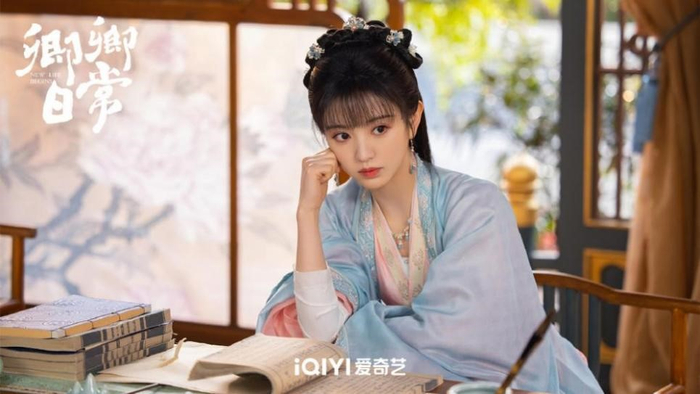 李薇（田曦薇 饰）