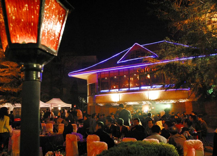 曾经生意火爆的酒吧