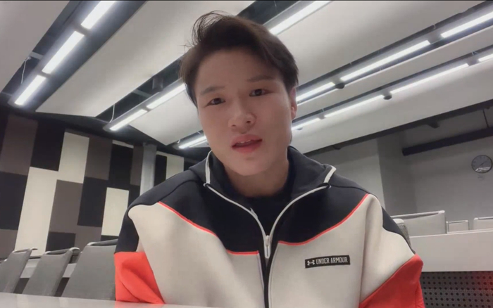 张伟丽接受国内媒体线上采访。  视频截图