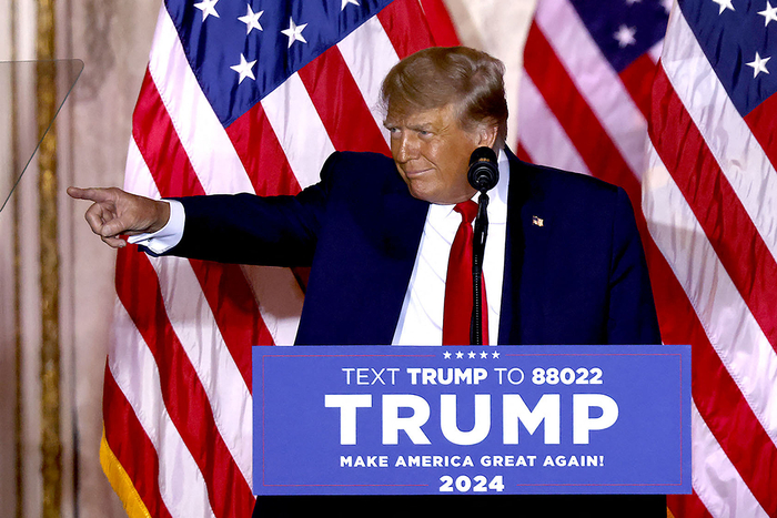 当地时间2022年11月15日，美国佛罗里达州，美国前总统特朗普在马阿拉戈俱乐部发表讲话。