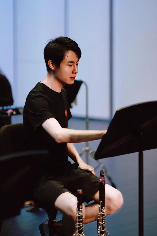 △爱乐汇轻音乐团的乐手、爱乐汇轻音乐团上海队队长李政翰 