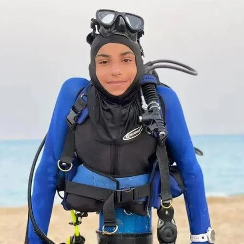 ▲穆夫塔参加潜水。  图/穆夫塔个人网站