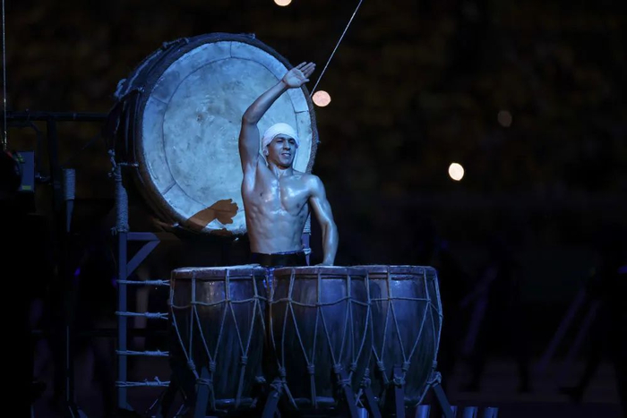 ▲11月20日，演员在开幕式上表演。新华社记者 李明 摄