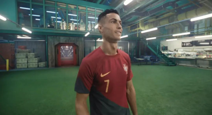 图片来源：新浪微博@NIKE《足球元宇宙》视频截图