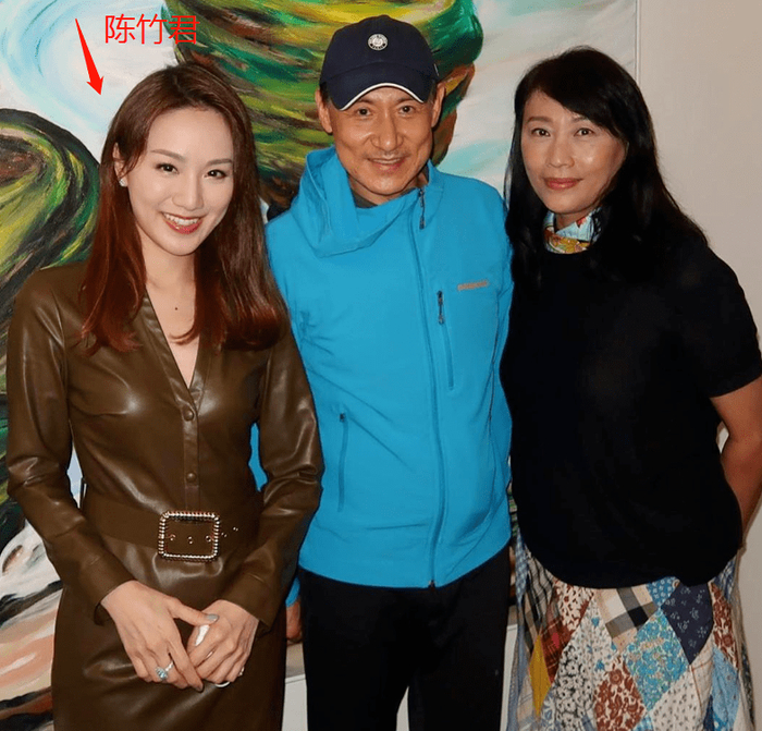 张学友17岁小女儿首露脸!穿背心身材有料,可惜没继承爸妈高颜值|张学友|张瑶萱|小女儿