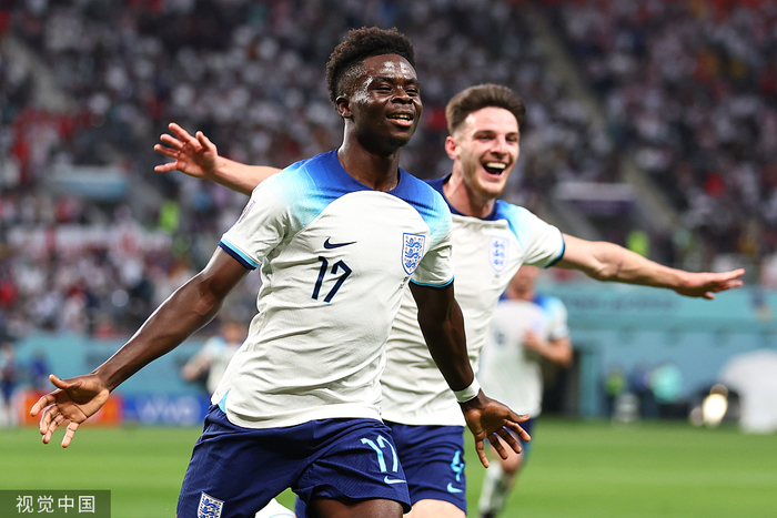 　萨卡梅开二度。