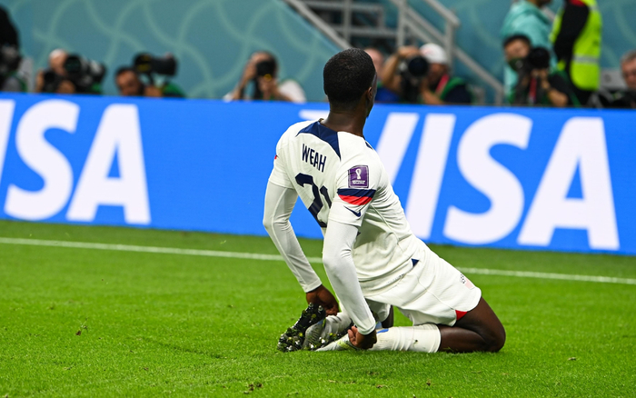 蒂莫西·维阿庆祝进球。 图/IC photo