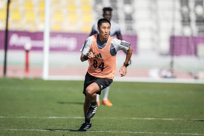 ▲卡塔尔世界杯开始前，马宁参加官方训练。&nbsp; 新华社记者 潘昱龙 摄