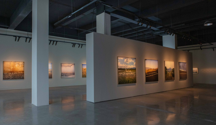 成都当代影像馆常设展，《贝尔纳·弗孔2019》展览现场