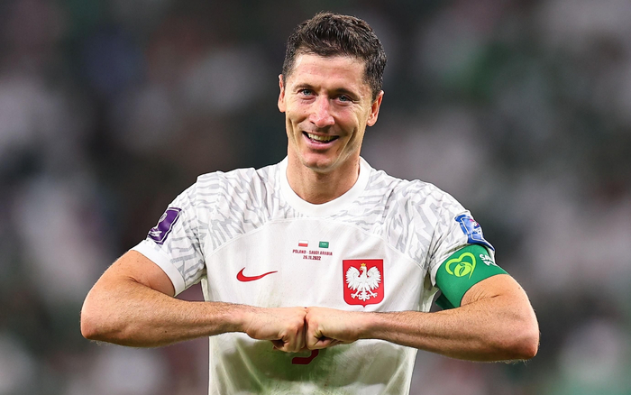 莱万庆祝个人世界杯首球。&nbsp; 图/新华社