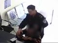 九旬老人独自办理身份证,民警自掏腰包垫付相关费用