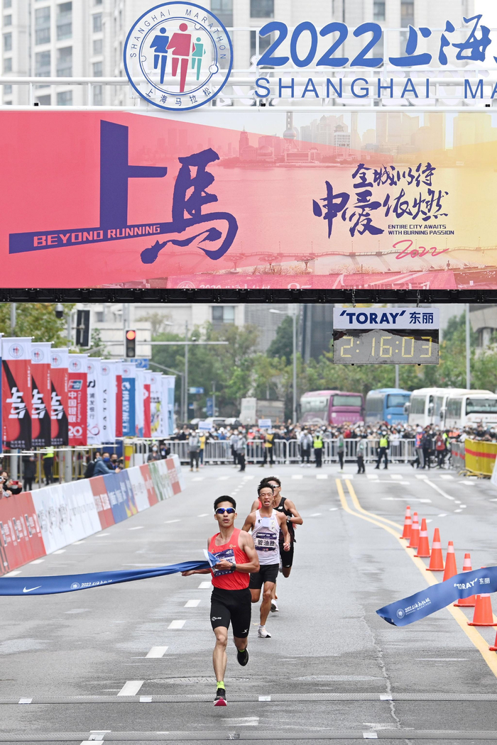 杨绍辉上马夺冠。 本文图片 澎湃新闻记者 朱伟辉 摄