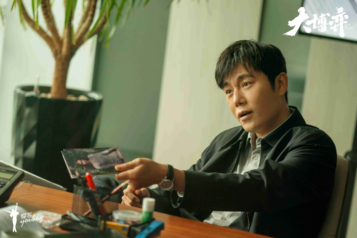 秦昊在《大博弈》中饰孙和平