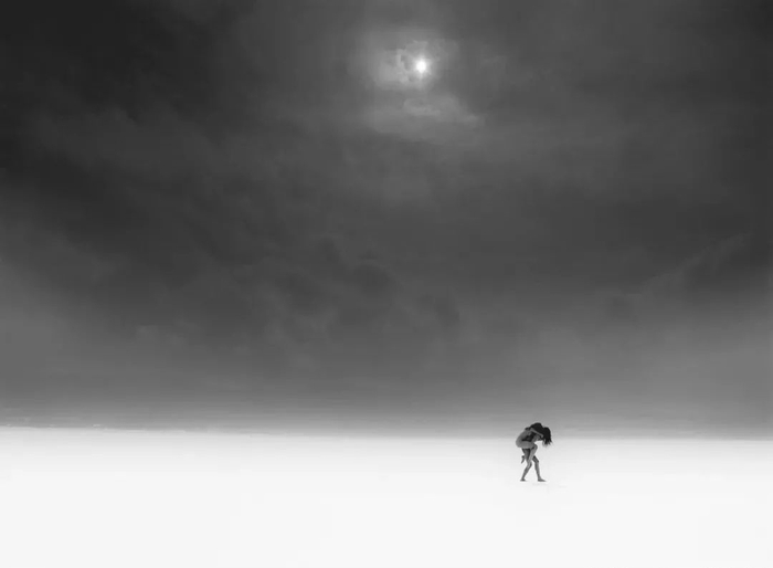 荣荣&映里，“富士山”系列作品，《富士山 In Fujisan, Japan 2001 No.3》，2001年