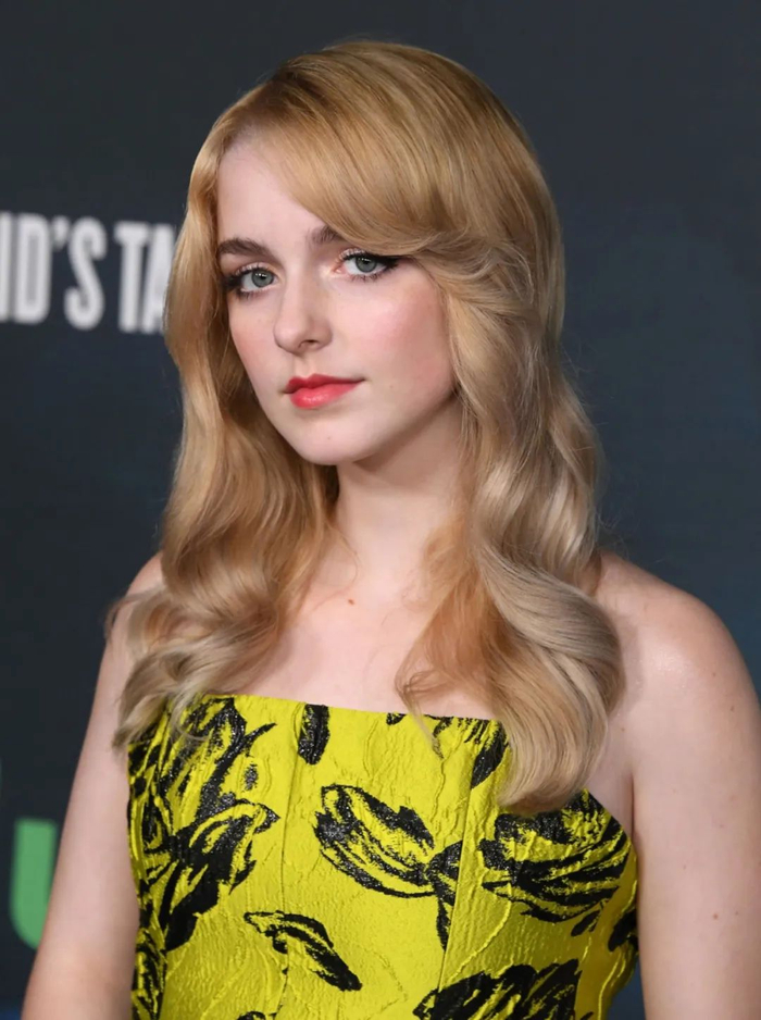 美少女麦麦来啦|赏色__财经头条