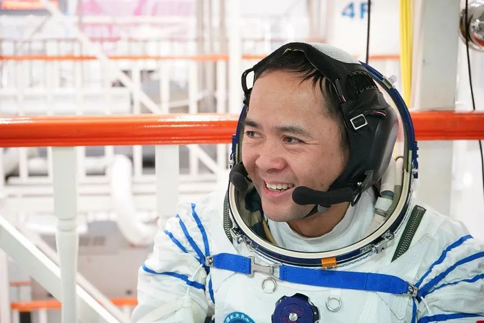 张陆参加人船联试。孔方舟 摄