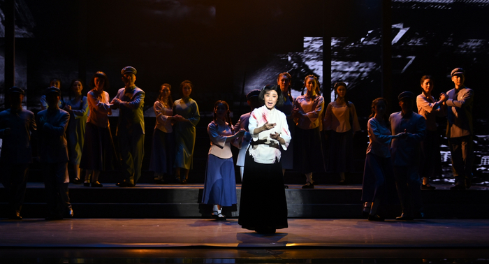 《不朽的骄杨》剧照，韩再芬饰29岁的杨开慧