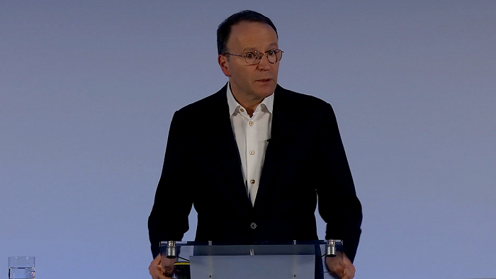 雀巢全球CEO马克·施奈德在会议现场