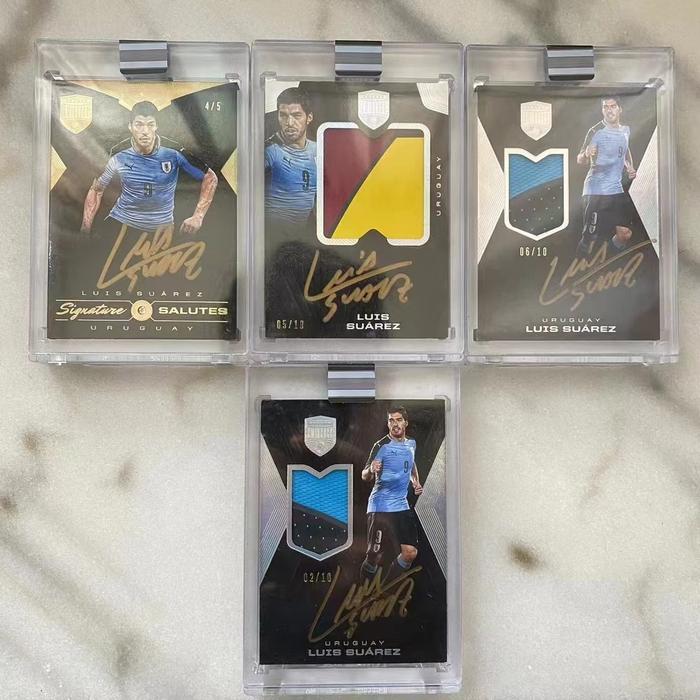 吴先生收藏的路易斯·苏亚雷斯球星卡。 受访者供图