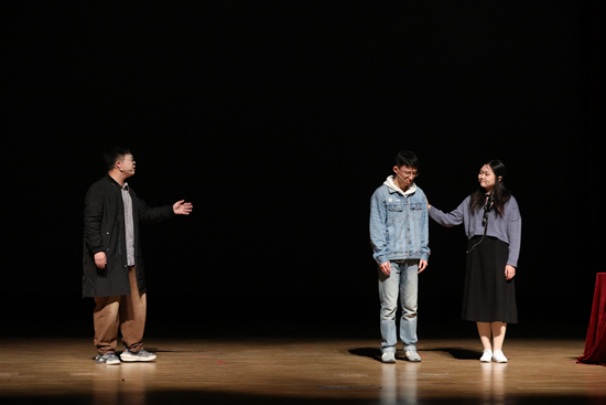     北航心理剧演出现场。北京航空航天大学供图