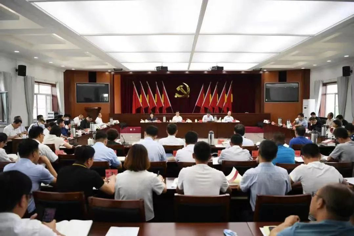 　　2021年7月，内蒙古自治区纪委监委召开纪检监察专业课程讲义论证会，目前已与内蒙古大学共同完成13门课程教辅资料编写。图片来源：内蒙古纪委监委微信公众号