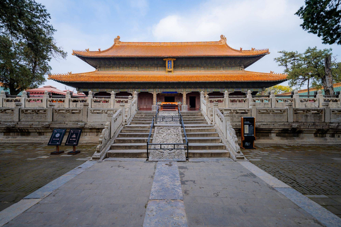 曲阜孔庙,天下文庙之首,高空俯瞰宏大庄严,充满古典建筑之美|曲阜市|山东省|孔子|大成殿|琉璃瓦_新浪新闻