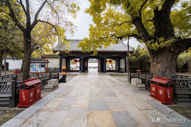 山东曲阜孔府,号称“天下第一家”,是仅次于明清皇宫的院落