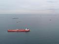 英媒：西方对俄石油限价生效当天，油轮排长队等待通过土耳其水域