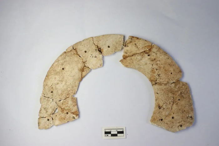 出土最大的玉璜。安徽省文物考古研究所供图