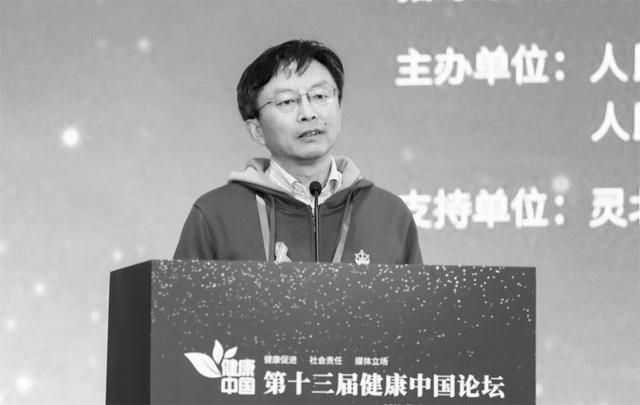 渡过创始人张进:生活再糟糕,黑暗尽头仍旧有光|故事|抑郁症|渡过5|人民日报健康客户端|客户端_新浪新闻