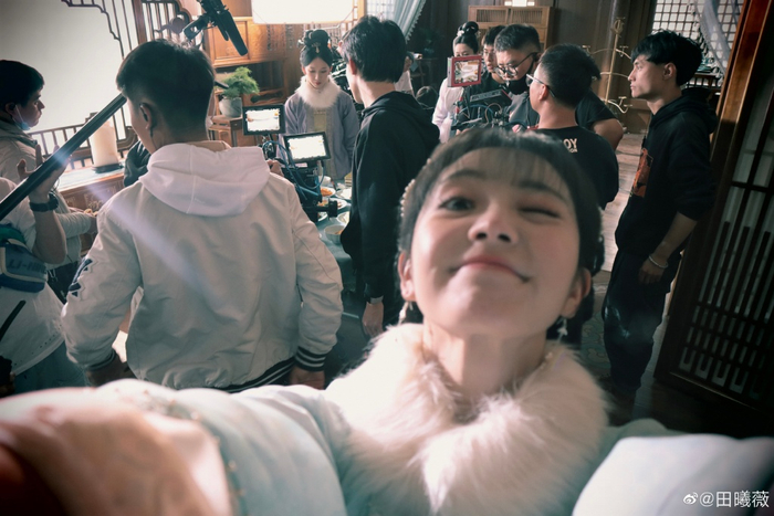 田曦薇片场自拍