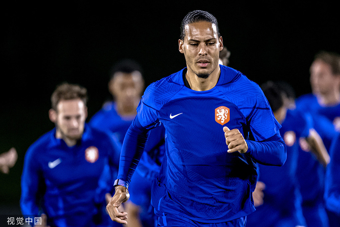 荷兰队赛前训练。