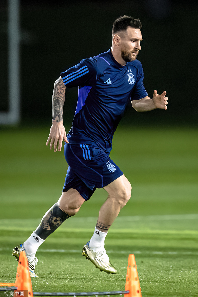 梅西在阿根廷赛前训练中。