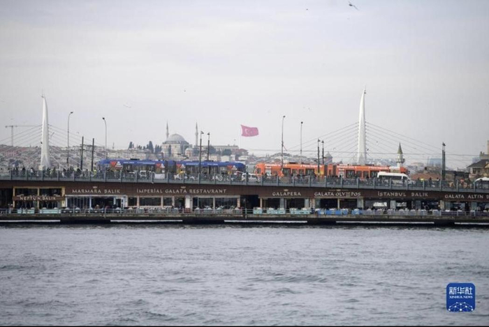 ▲这是2021年12月26日在土耳其伊斯坦布尔拍摄的博斯普鲁斯海峡风光。图/新华社