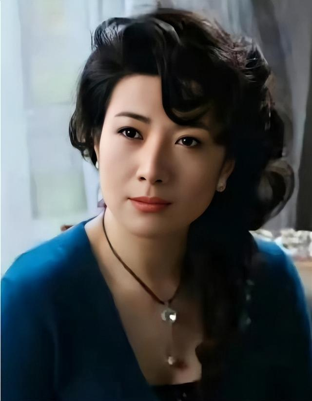 演员王静:长得漂亮戏也好,为人低调不张扬,59岁婚姻却成迷
