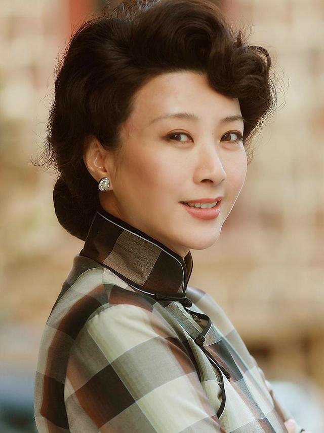 演员王静:长得漂亮戏也好,为人低调不张扬,59岁婚姻却成迷