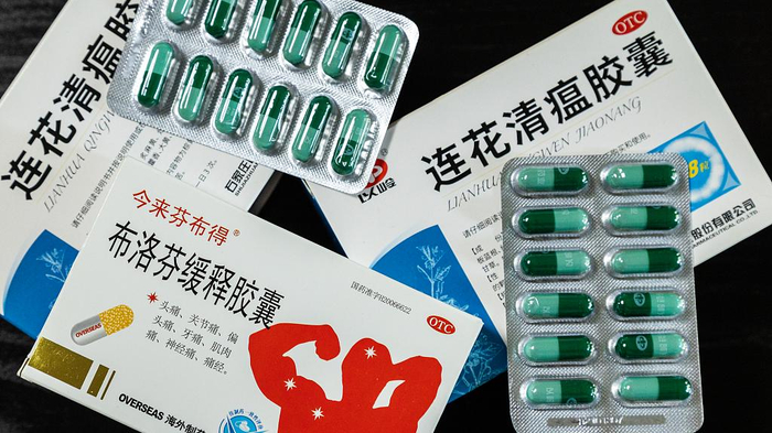 布洛芬缓释胶囊与连花清瘟胶囊 视觉中国 资料图