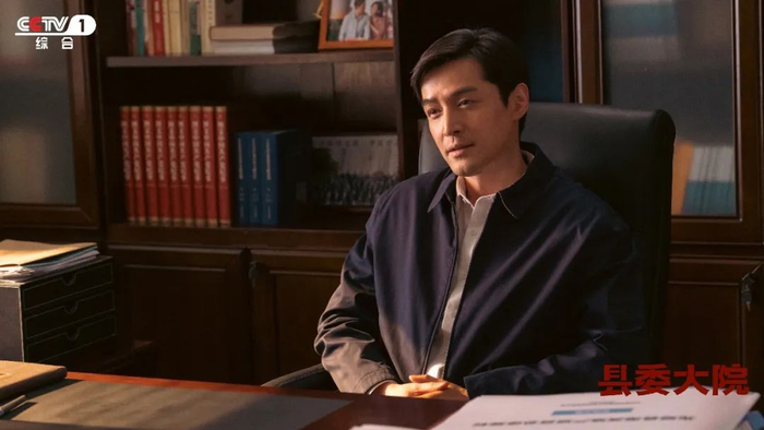 《县委大院》剧照，胡歌 饰 梅晓歌